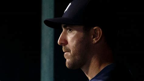 Verlander responds to leaked nude photos with Upton